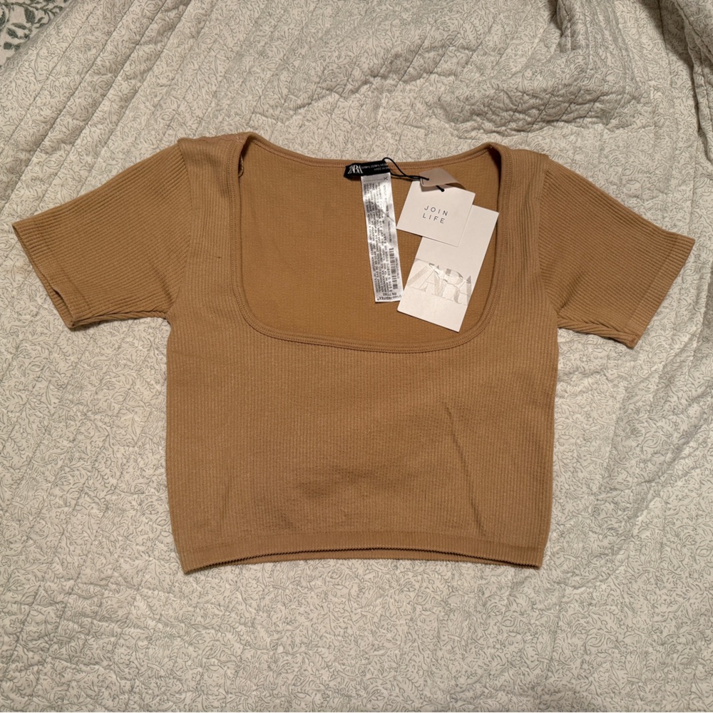 ZARA - CAMEL LIMITLESS CONTOUR COLLECTION SEAMLESS RIBBED CROP TOP T-SHIRT